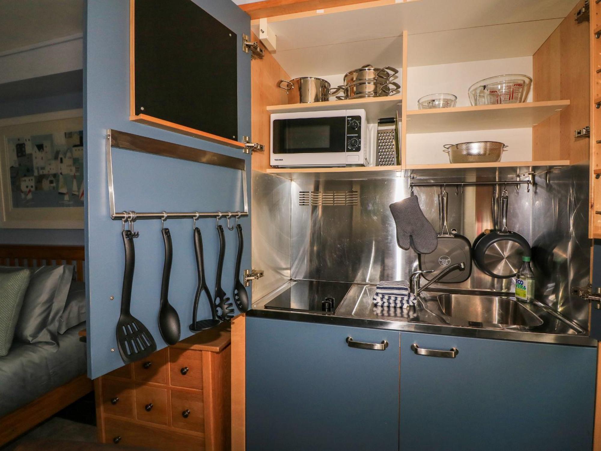 Apartment Broadstone Boathouse